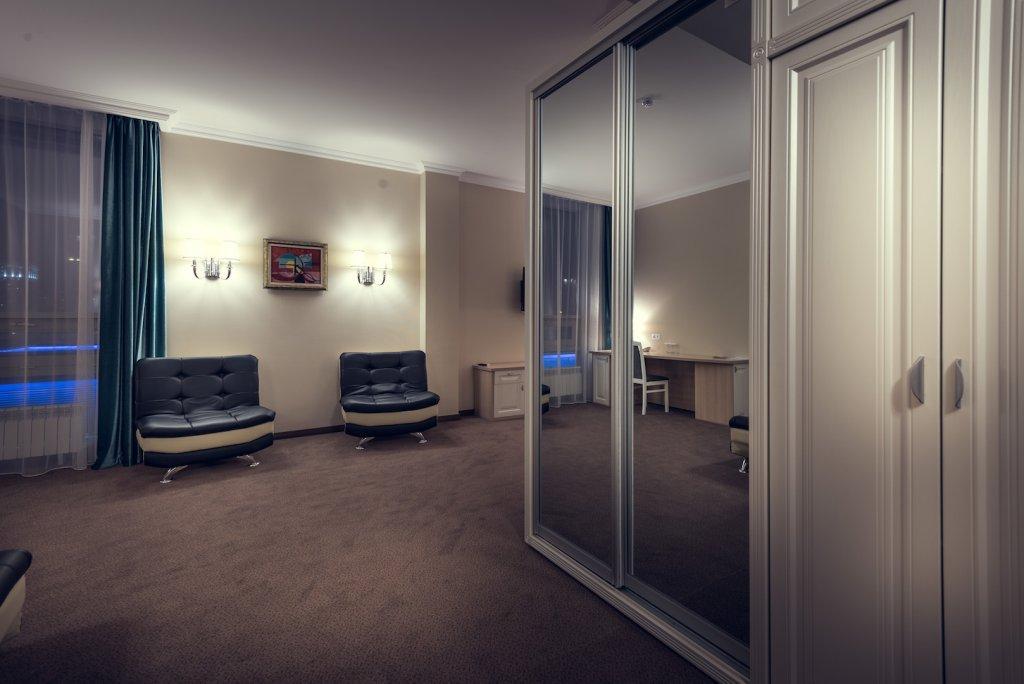 AYKUN Hotel Astana Buitenkant foto