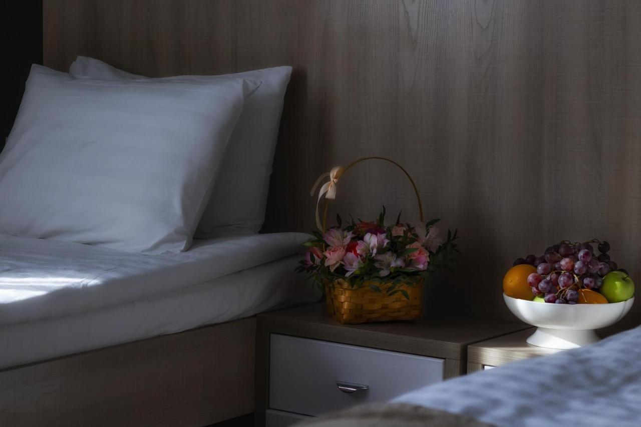 AYKUN Hotel Astana Buitenkant foto