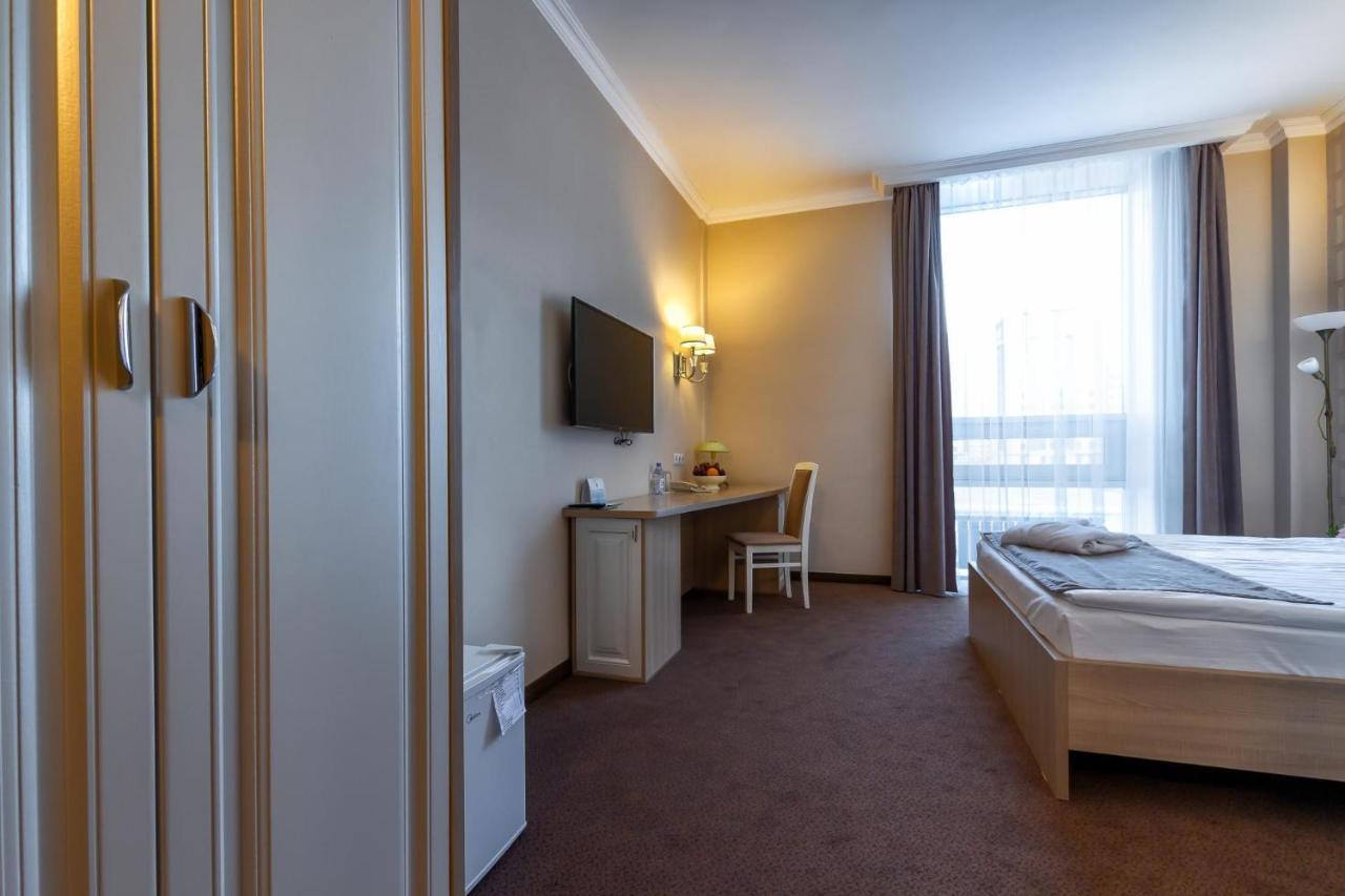 AYKUN Hotel Astana Buitenkant foto